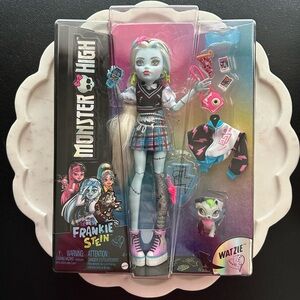 Monster High ~ Frankie Stein Doll with Watzie